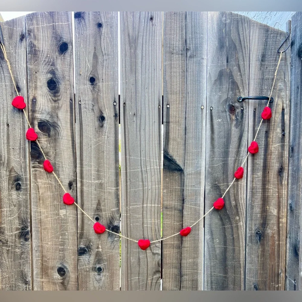 Beautiful MINI size heart garland. Ideal for any room. Adds warmth & charm.